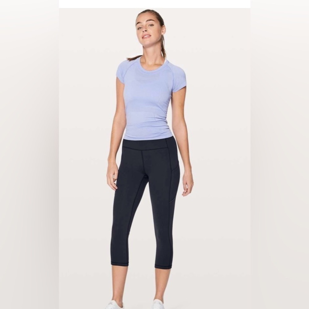 Like New Lululemon Speed Up Crop Sz 2